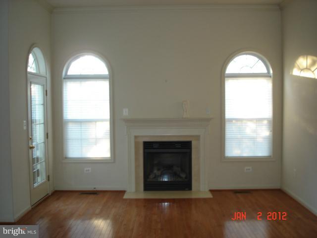 7362 Stream Bluff Way Springfield, VA 22153 - Photo 18 of 21 Living Room