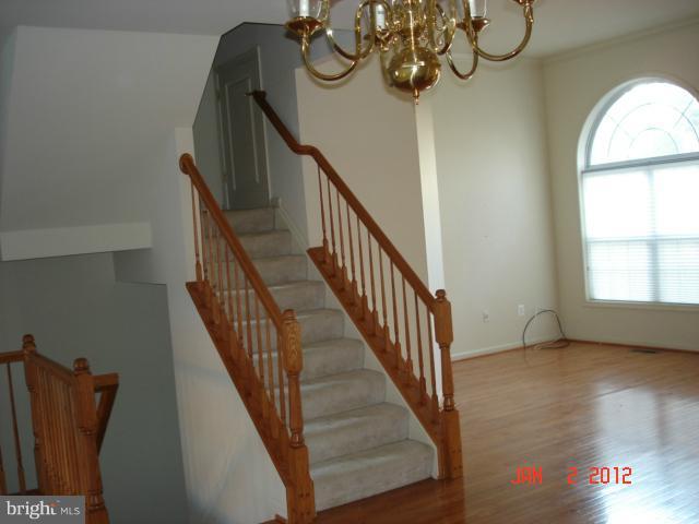 7362 Stream Bluff Way Springfield, VA 22153 - Photo 19 of 21 Living Room