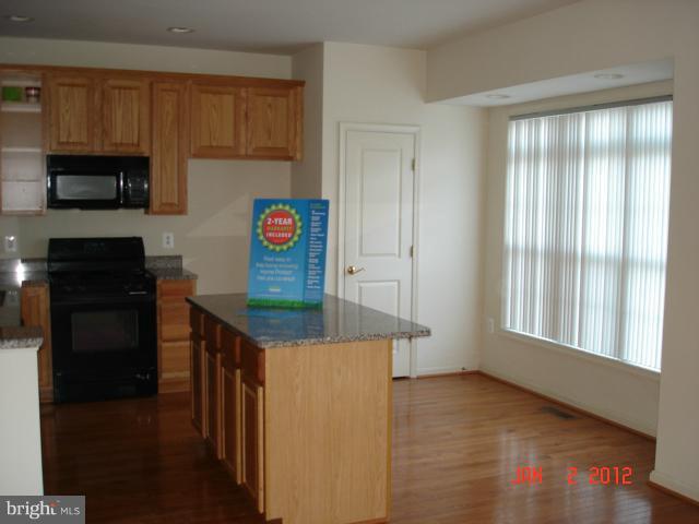 7362 Stream Bluff Way Springfield, VA 22153 - Photo 6 of 21 Kitchen