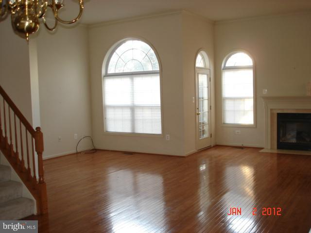 7362 Stream Bluff Way Springfield, VA 22153 - Photo 7 of 21 Living Room