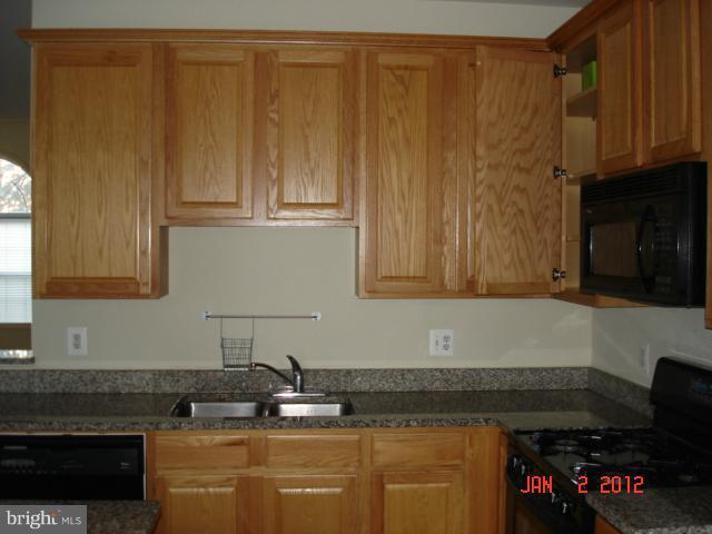 7362 Stream Bluff Way Springfield, VA 22153 - Photo 10 of 21 Kitchen