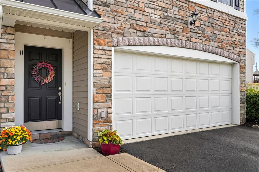 11 Truman Circle McKees Rocks, PA 15136 - Photo 3 of 33 a front view of a building