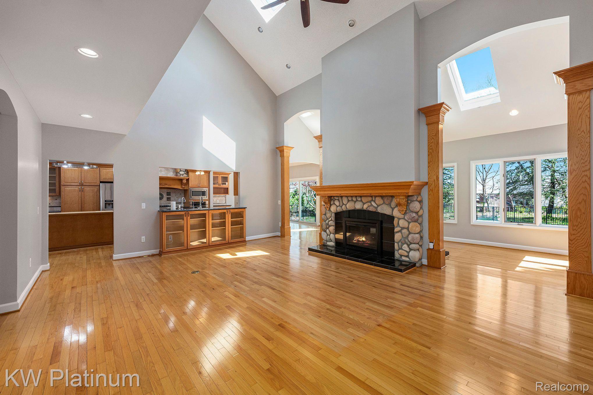 4525 Valley View Rochester, MI 48306 - Photo 8 of 49 Gallery Image 8
