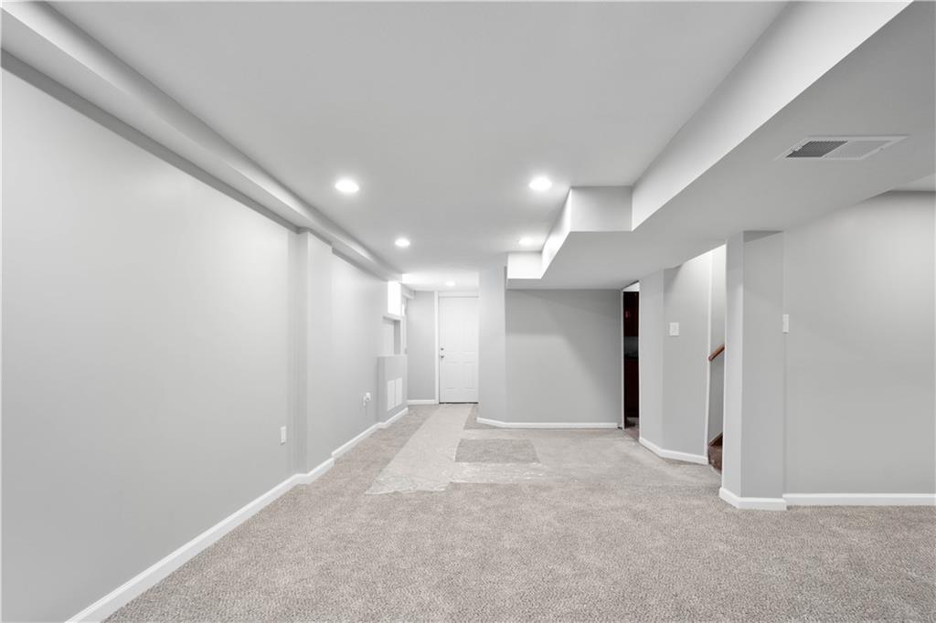 443 Lindsay Road Carnegie, PA 15106 - Photo 18 of 22 Gallery Image 18