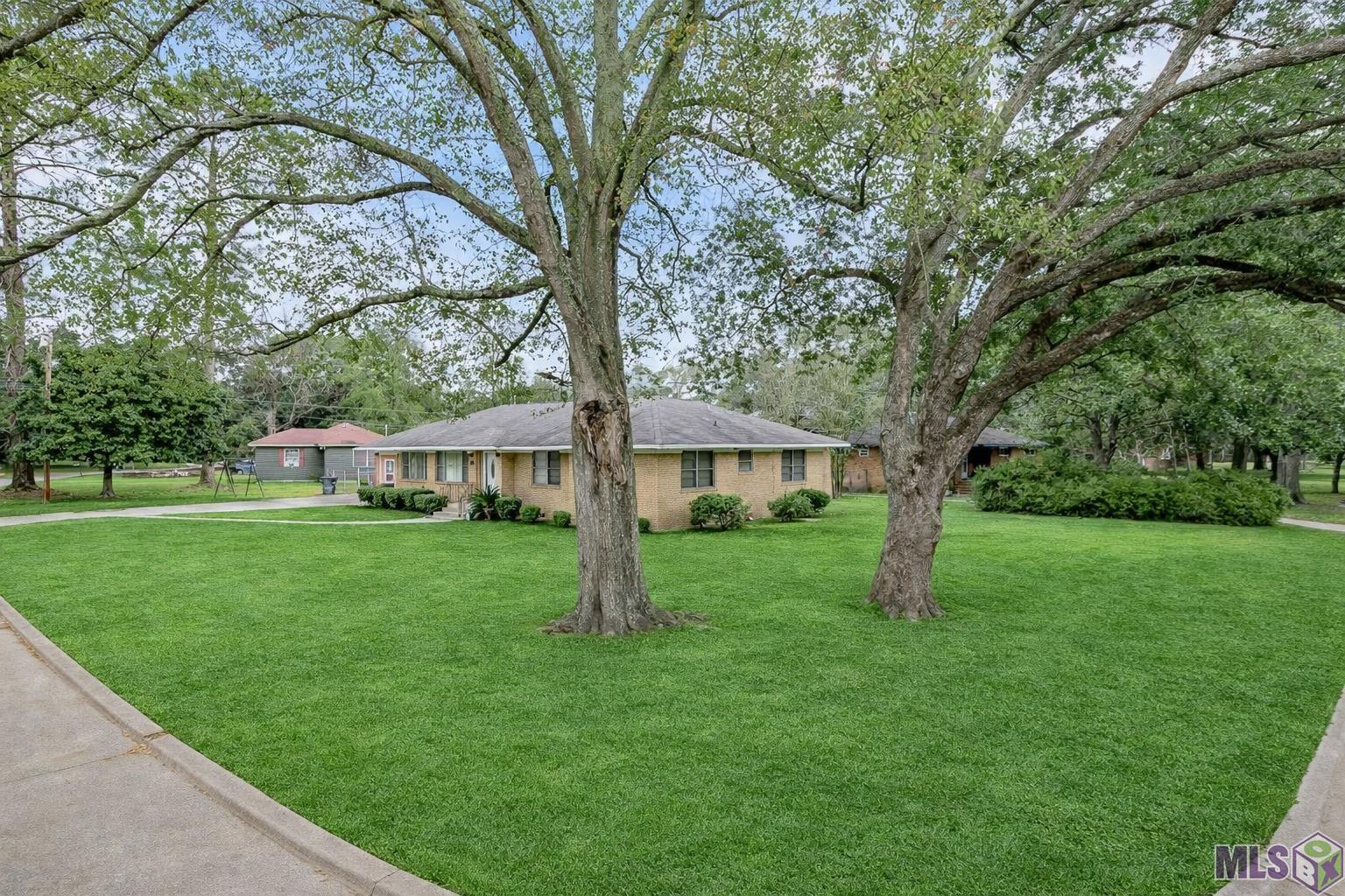 924 Valcour Drive Baton Rouge, LA 70806 - Photo 2 of 13