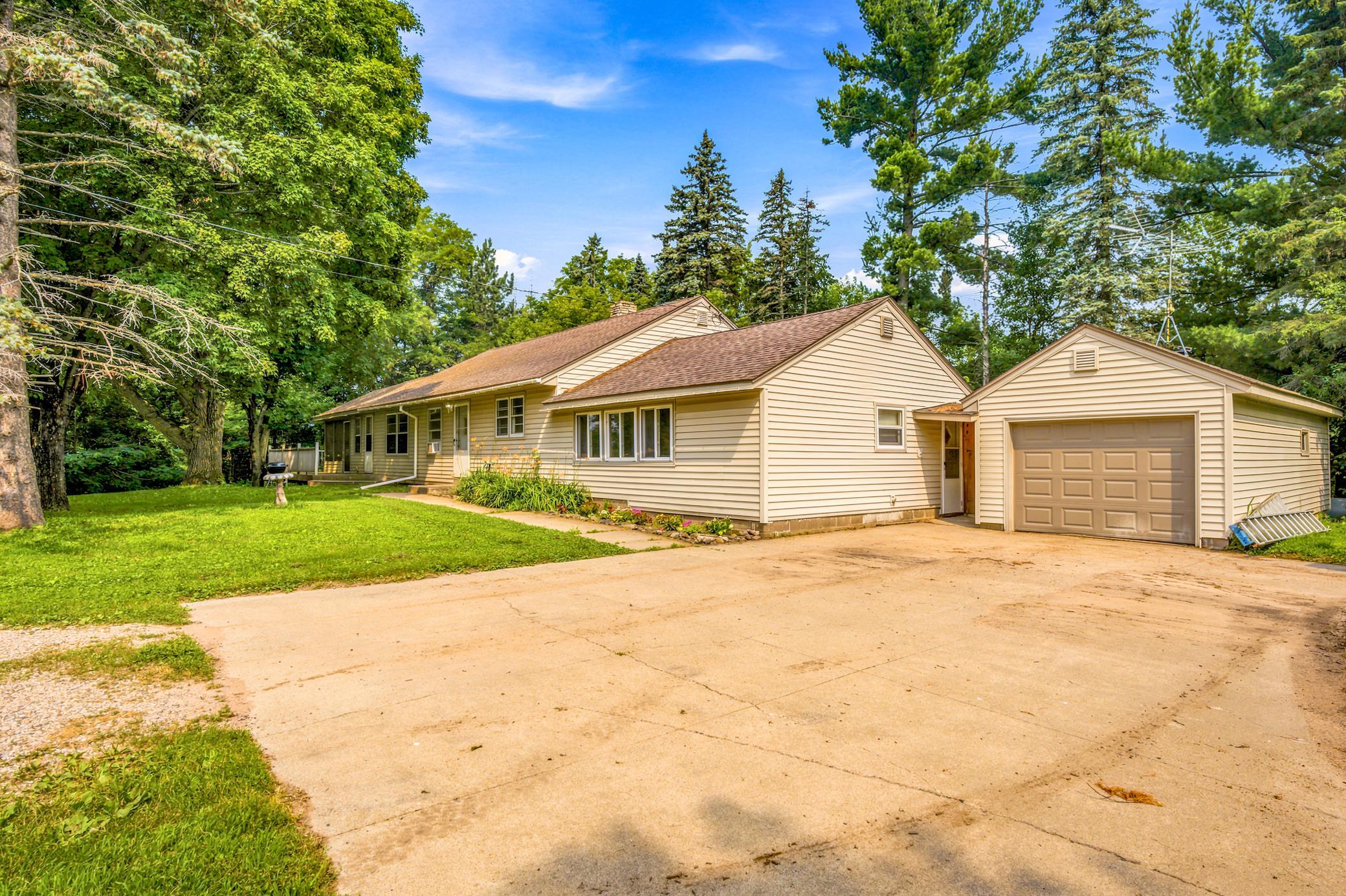 1256 Rice Street Braham, MN 55006 - Photo 3 of 26