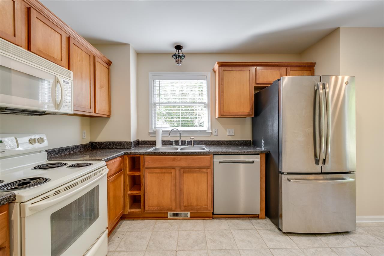 5009 Simmons Branch Trail Raleigh, NC 27606 - Photo 12 of 23 Kitchen
