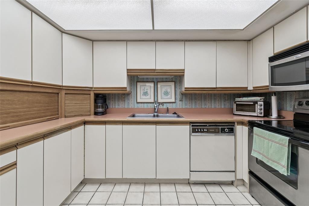 17920 Gulf Boulevard, Unit 903 Redington Shores, FL 33708 - Photo 17 of 66