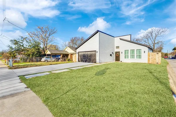 $2,350 | 4621 Collins Avenue, Dallas, TX 75210