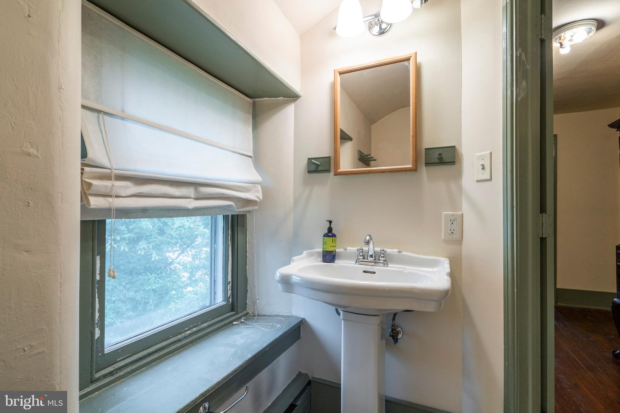1390 Pinetown Road Fort Washington, PA 19034 - Photo 19 of 32 Main Bath