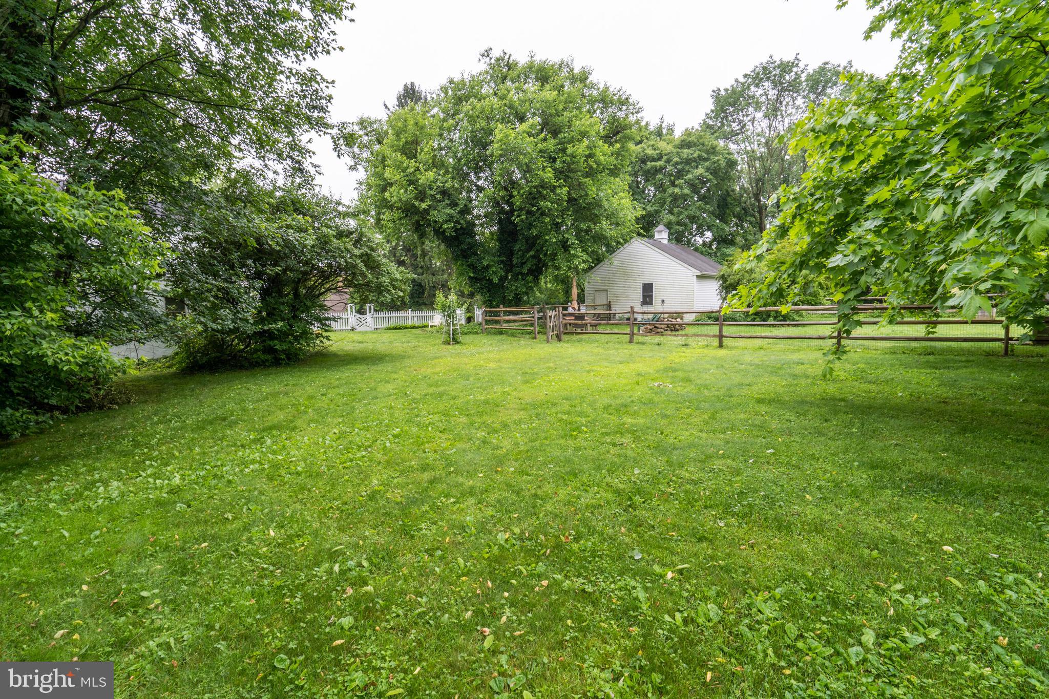1390 Pinetown Road Fort Washington, PA 19034 - Photo 30 of 32 Yard