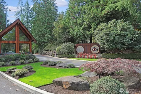 $1,420,000 | 2518 Sahalee Drive East, Sammamish, WA 98074