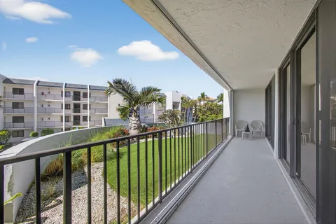 $650,000 | 1300 Jimmy Buffett Mem Highway, Unit 119, Jupiter, FL 33477