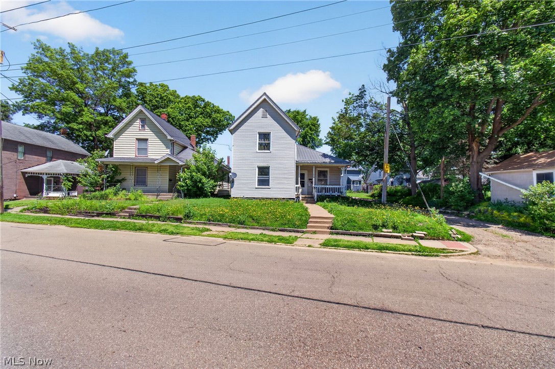 630 Walnut Road Southwest Massillon, OH 44647 - Photo 2 of 23