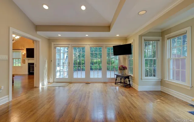 $9,600 | 246 Park Avenue, Manhasset, NY 11030