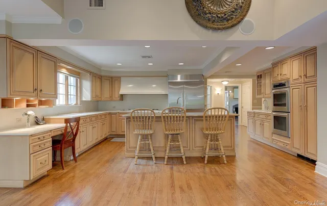 $9,600 | 246 Park Avenue, Manhasset, NY 11030