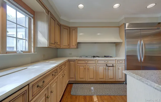 $9,600 | 246 Park Avenue, Manhasset, NY 11030