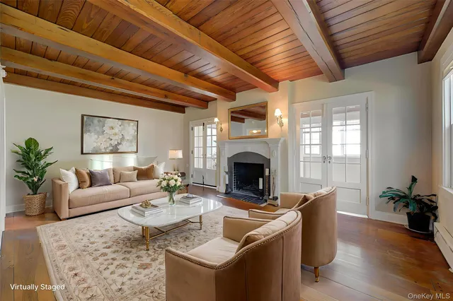 $9,600 | 246 Park Avenue, Manhasset, NY 11030