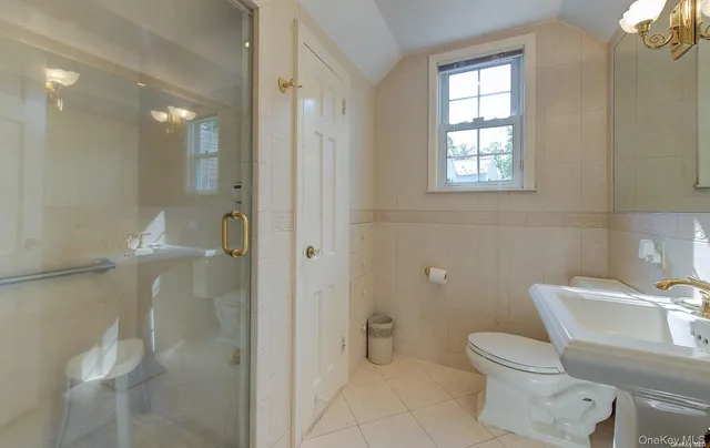 $9,600 | 246 Park Avenue, Manhasset, NY 11030