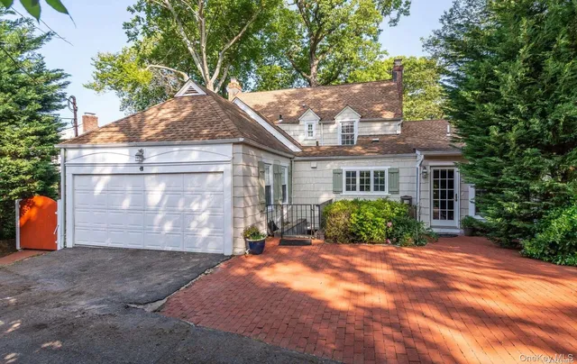 $9,600 | 246 Park Avenue, Manhasset, NY 11030