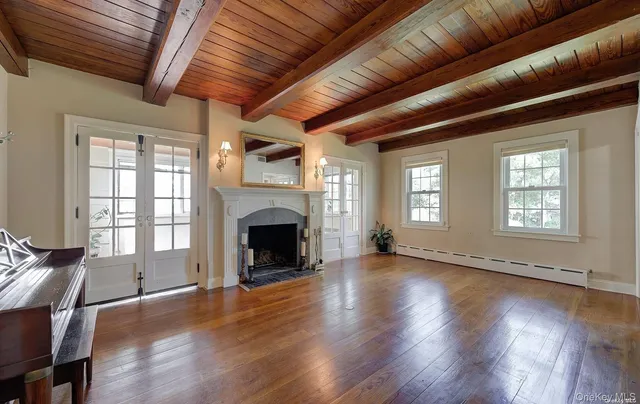 $9,600 | 246 Park Avenue, Manhasset, NY 11030