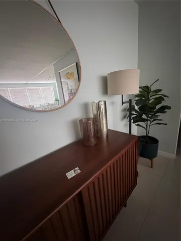 $3,300 | 4925 Collins Avenue, Unit 5G, Miami Beach, FL 33140