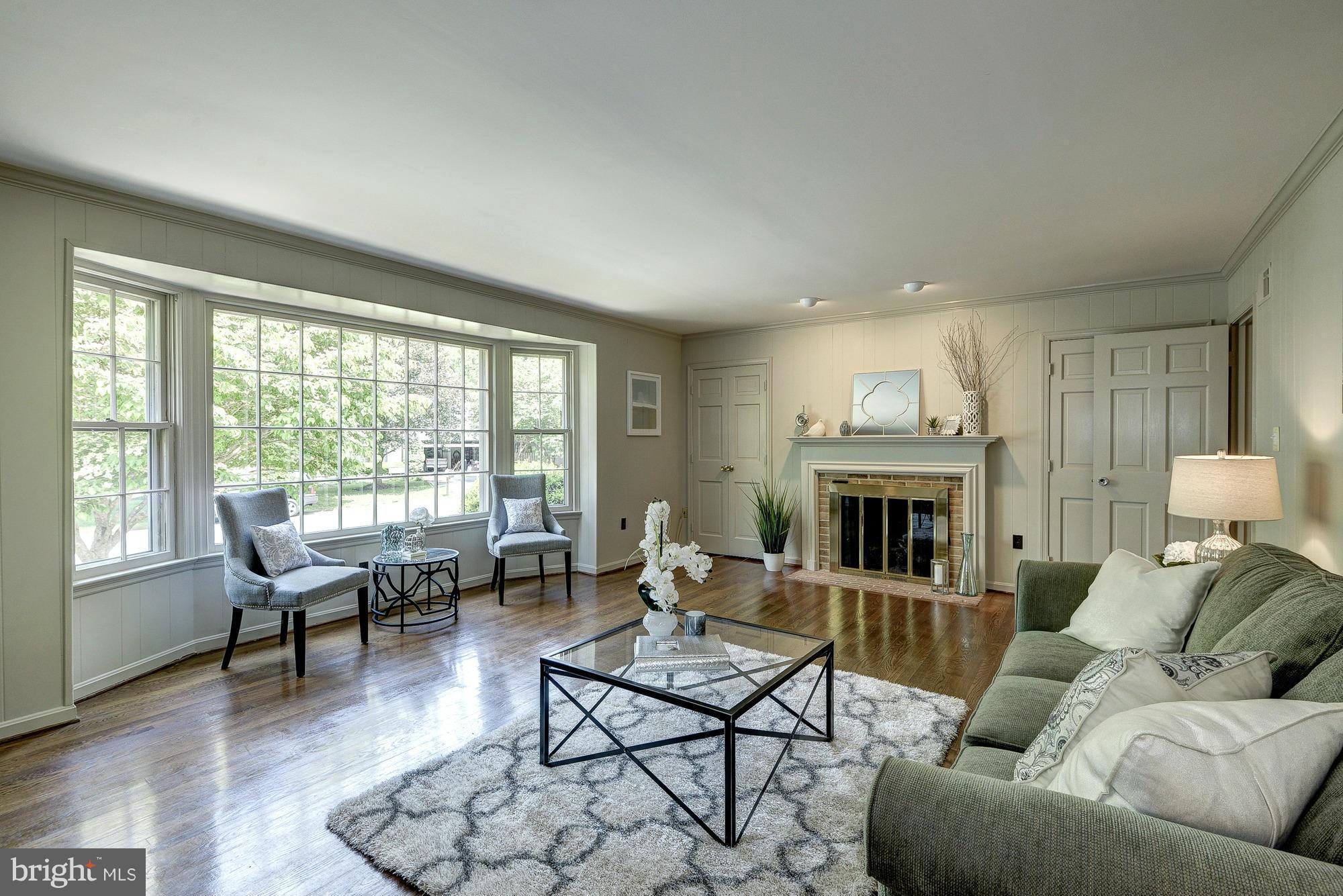 9709 Spring Ridge Lane Vienna, VA 22182 - Photo 3 of 30 Living Room