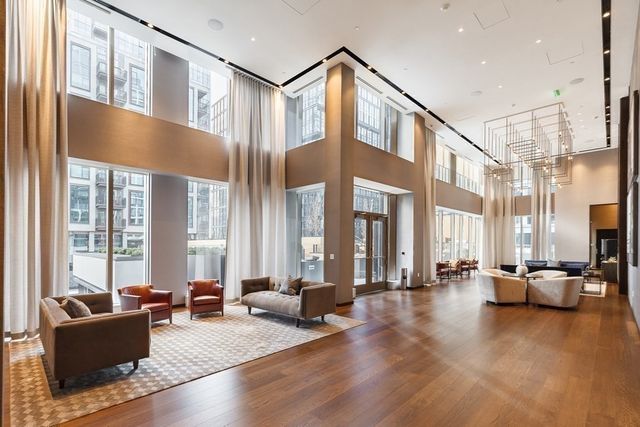 $772,000 | 135 Seaport Boulevard, Unit 810, Boston, MA 02210