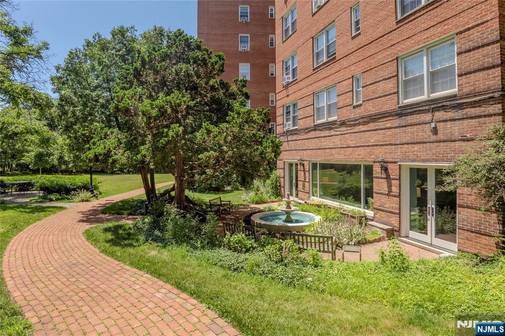 10 Crestmont Road, Unit 4H Montclair, NJ 07042 - Photo 20 of 22