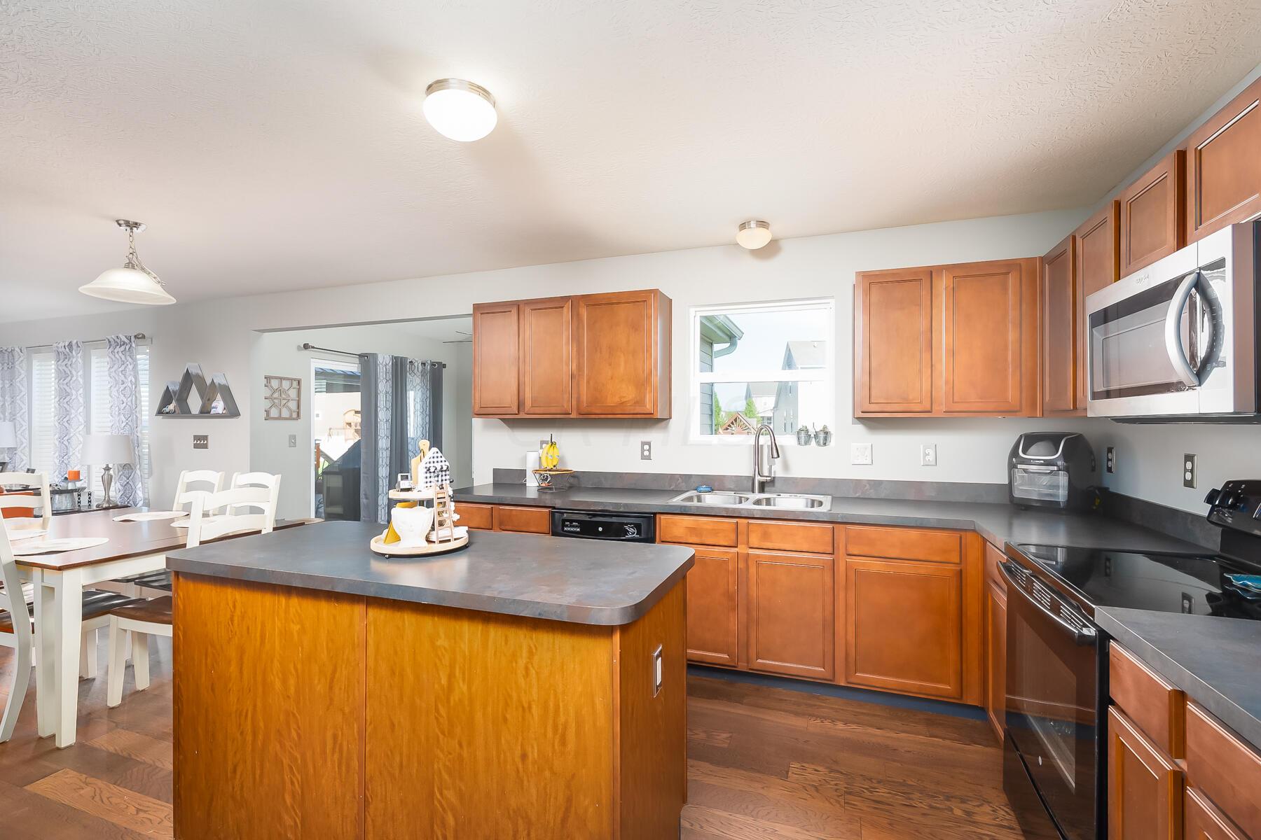 218 Christian Street Delaware, OH 43015 - Photo 22 of 41 Kitchen