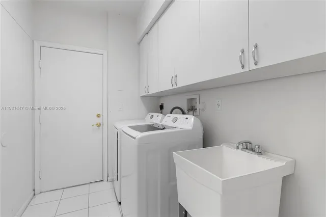 $1,435,000 | 15601 Southwest 14th Street, Pembroke Pines, FL 33027