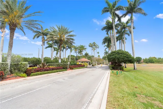 $1,435,000 | 15601 Southwest 14th Street, Pembroke Pines, FL 33027