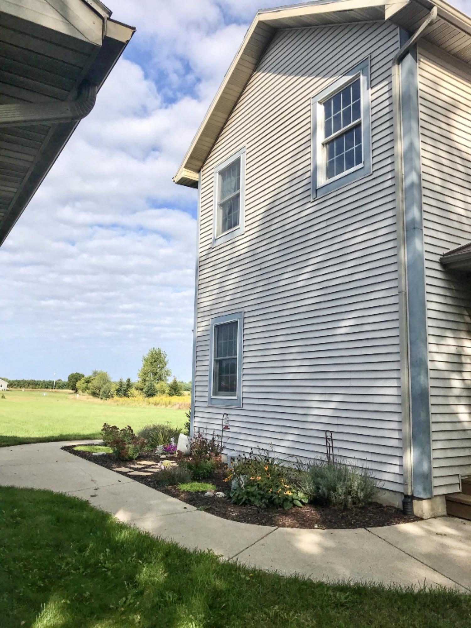 1124 Old Barn Road Freeport, MI 49325 - Photo 3 of 31 south side of home