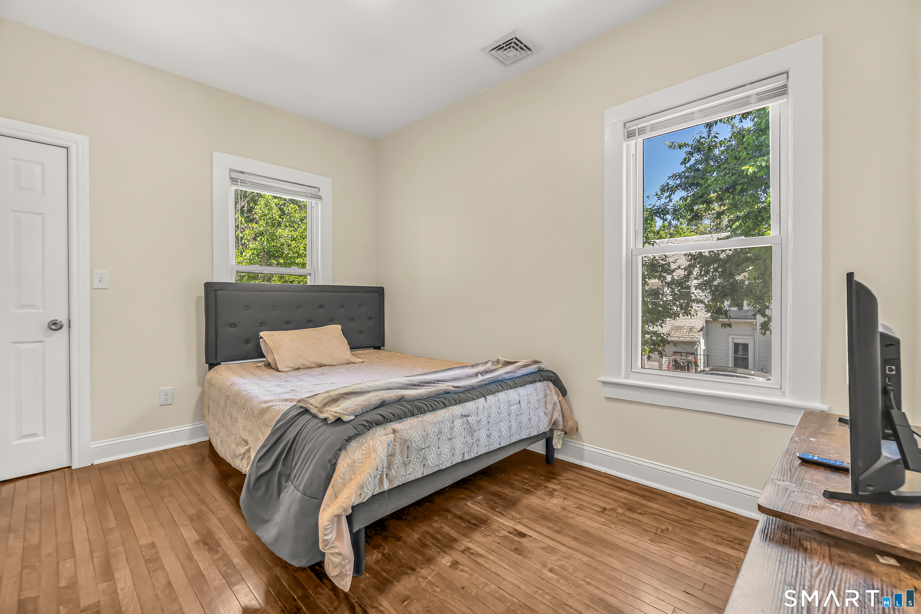 19 Lester Street Ansonia, CT 06401 - Photo 17 of 40
