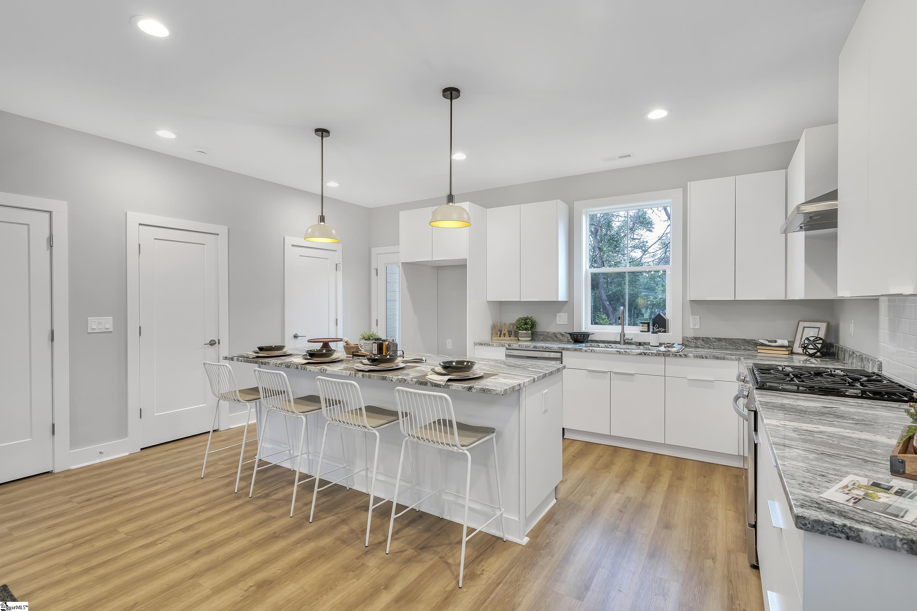 28 Pleasant Ridge Avenue Greenville, SC 29605 - Photo 11 of 32 Gallery Image 11