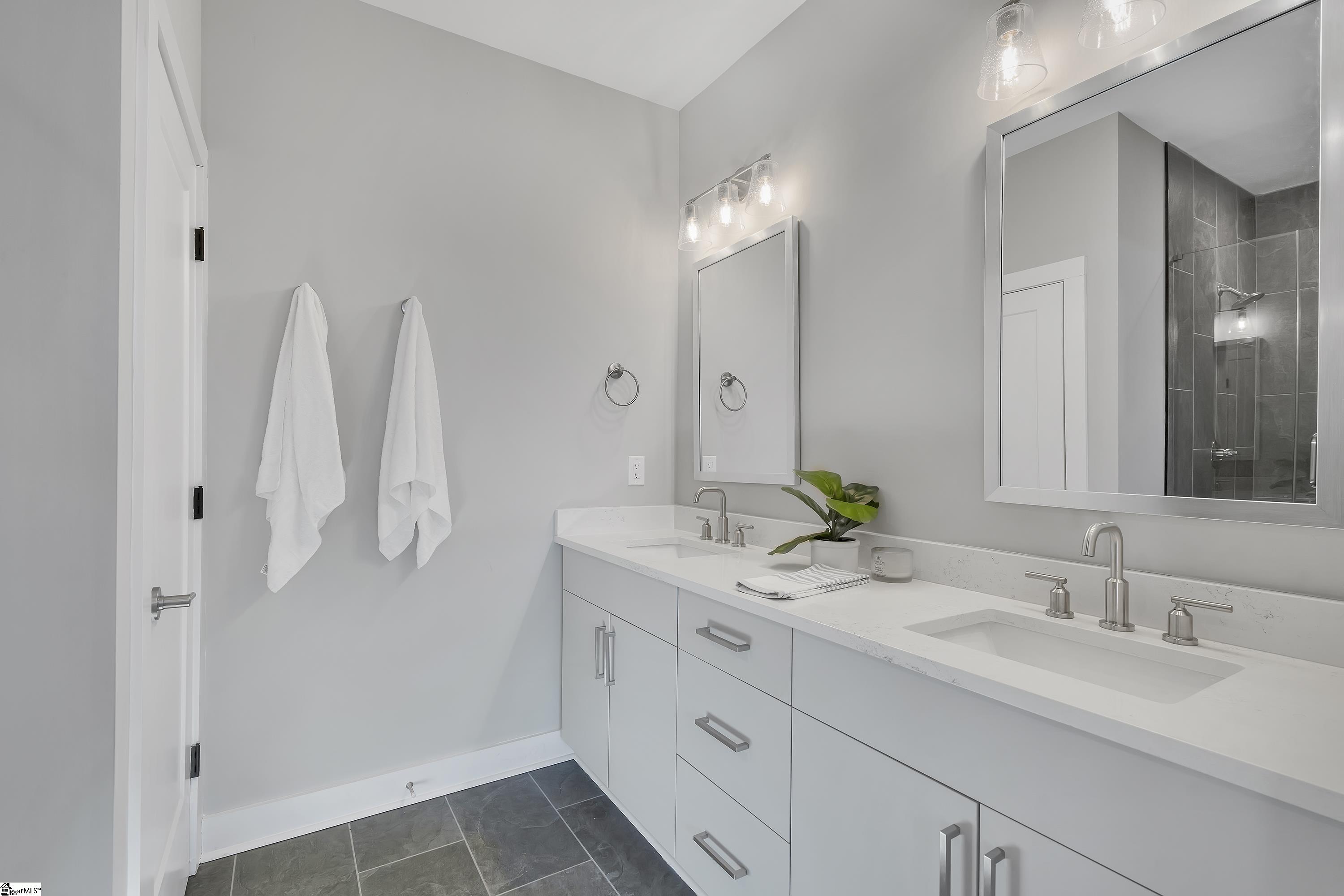 28 Pleasant Ridge Avenue Greenville, SC 29605 - Photo 17 of 32 Gallery Image 17