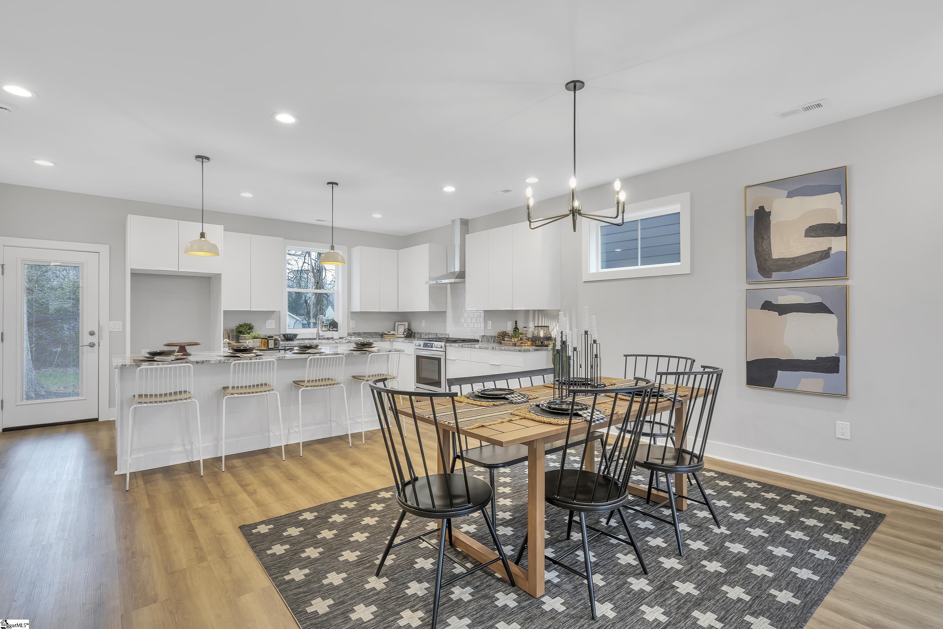 28 Pleasant Ridge Avenue Greenville, SC 29605 - Photo 3 of 32 Gallery Image 3