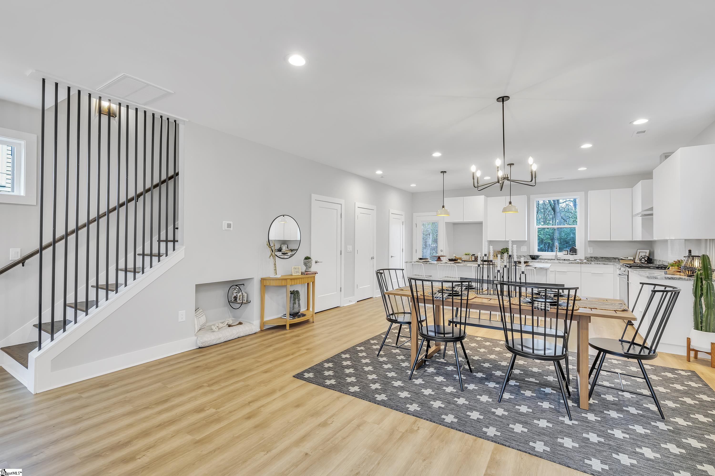 28 Pleasant Ridge Avenue Greenville, SC 29605 - Photo 8 of 32 Gallery Image 8
