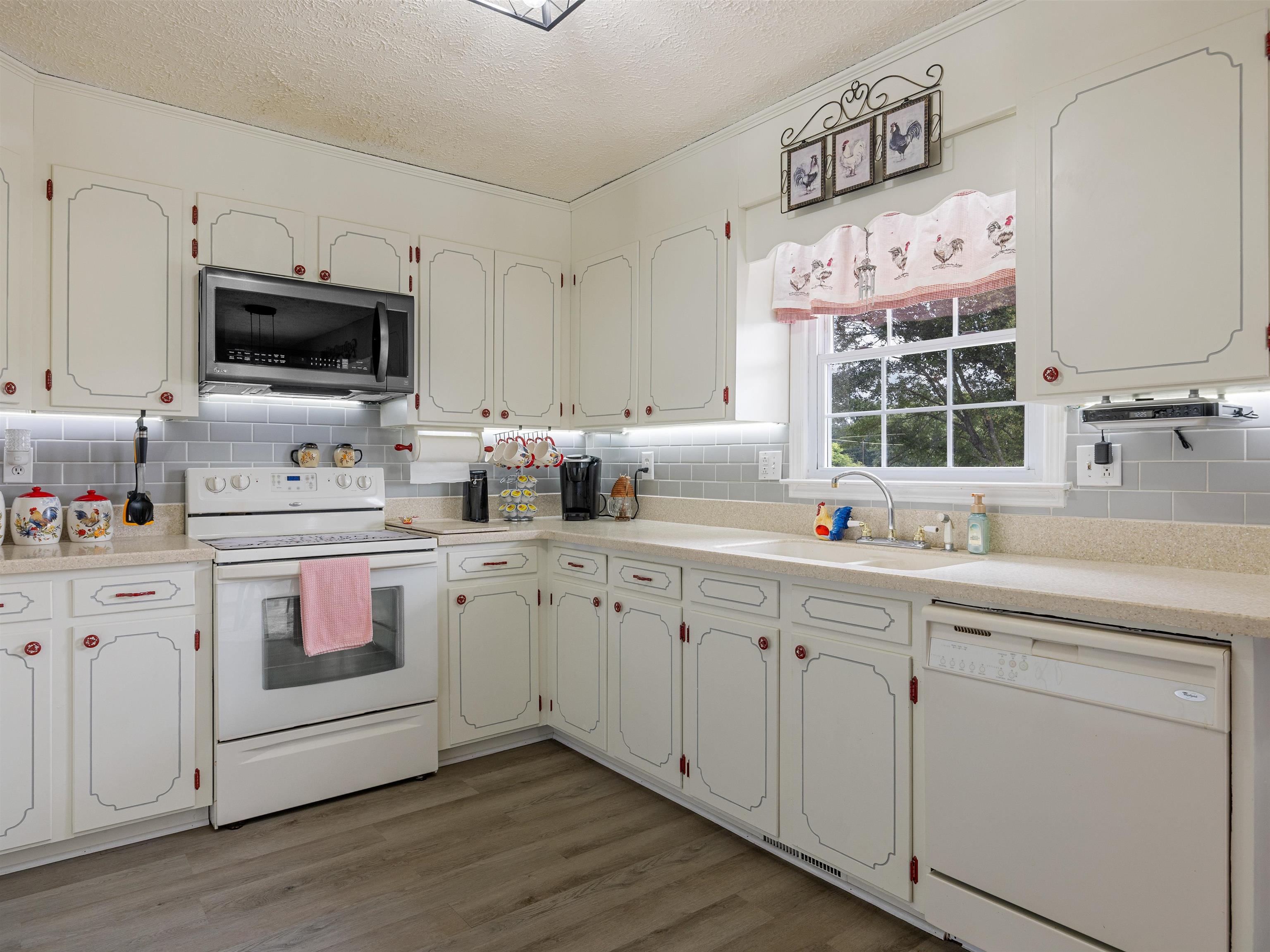 2839 Mt Lebanon Road Campobello, SC 29322 - Photo 11 of 47