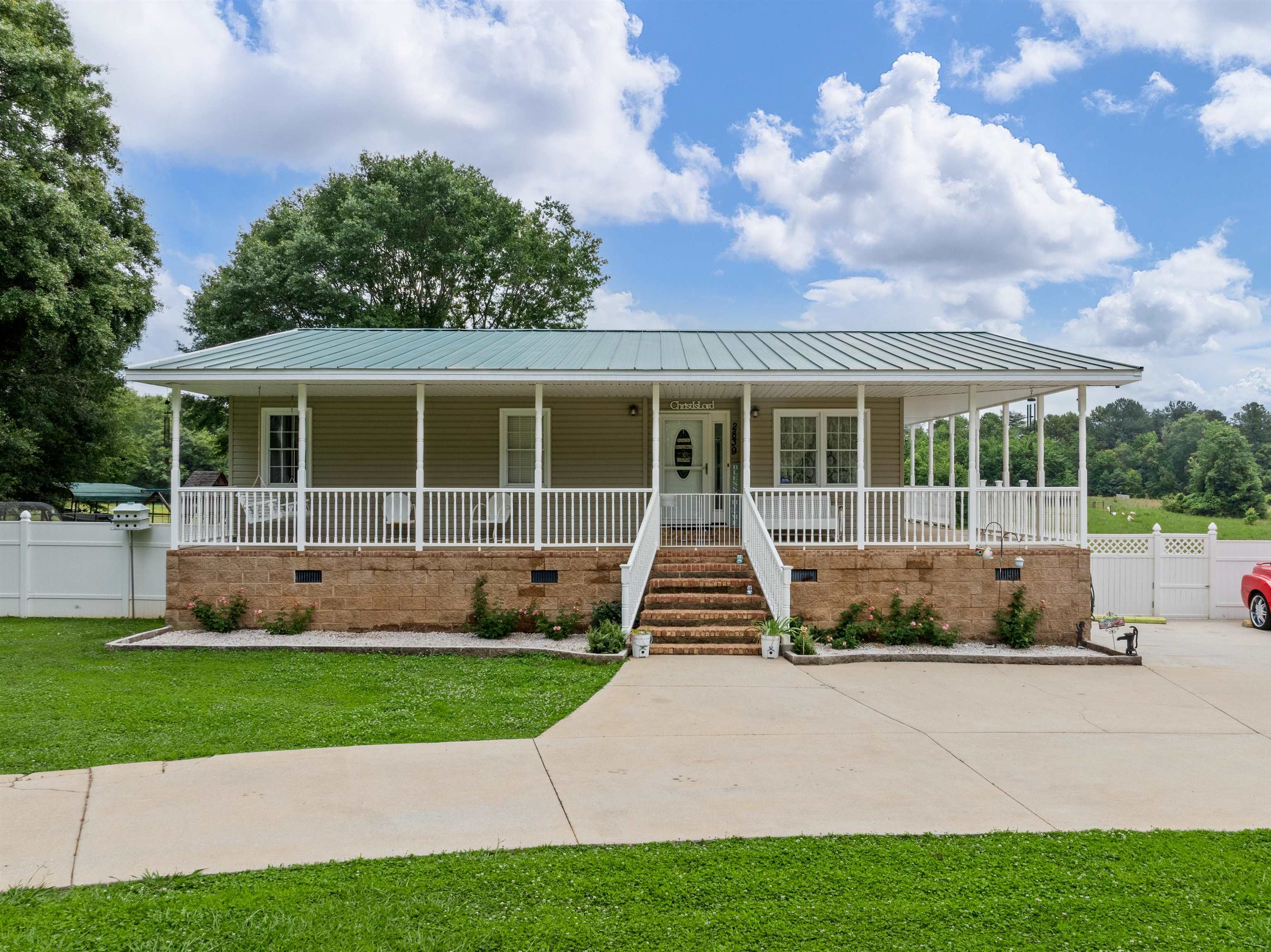2839 Mt Lebanon Road Campobello, SC 29322 - Photo 4 of 47