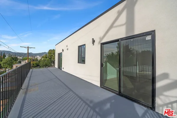 $3,937 | 913 North Hobart Boulevard, Unit 3/4, Los Angeles, CA 90029