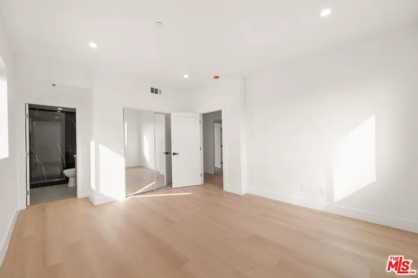 $3,937 | 913 North Hobart Boulevard, Unit 3/4, Los Angeles, CA 90029