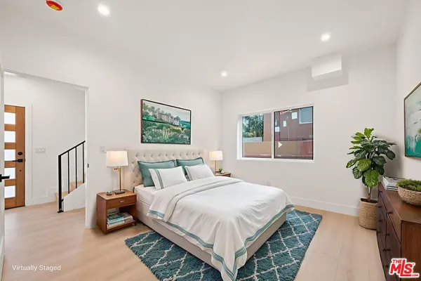 $3,937 | 913 North Hobart Boulevard, Unit 3/4, Los Angeles, CA 90029