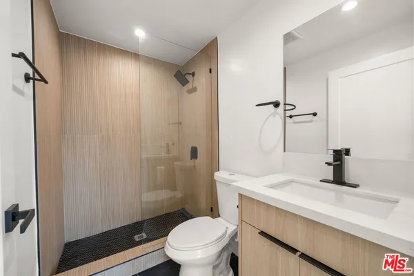 $3,937 | 913 North Hobart Boulevard, Unit 3/4, Los Angeles, CA 90029