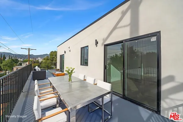 $3,937 | 913 North Hobart Boulevard, Unit 3/4, Los Angeles, CA 90029