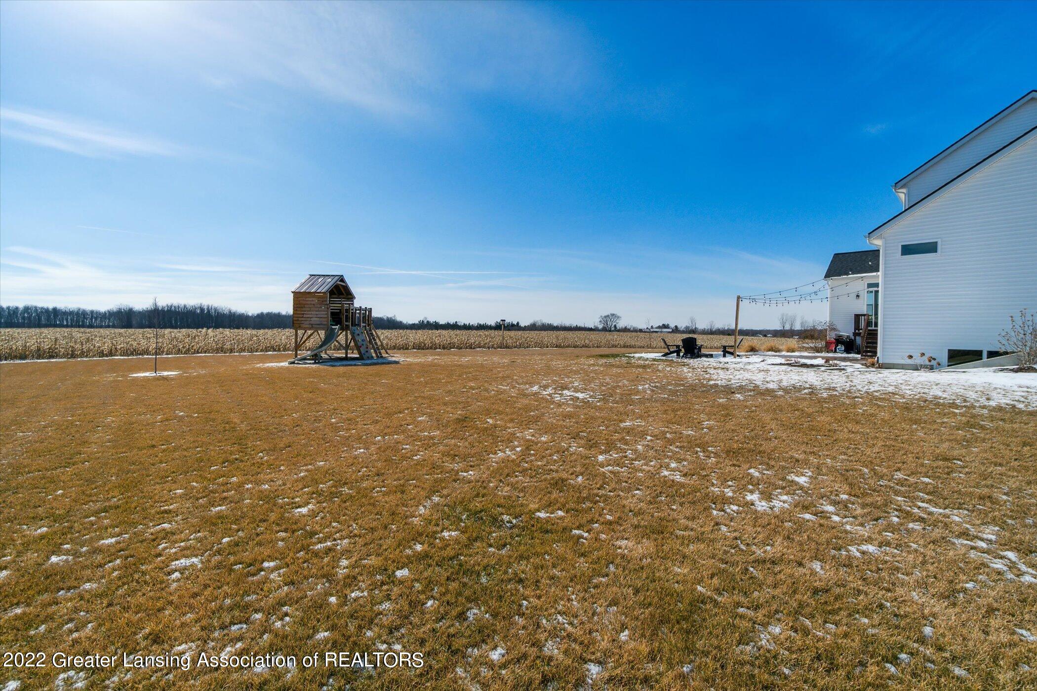 6539 West Howe Road Dewitt, MI 48820 - Photo 51 of 72 60-6539-W-Howe-Rd-DeWitt-MI-48820-Window