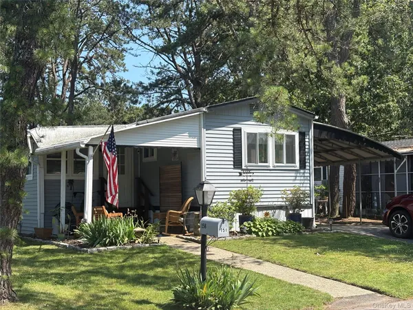 $155,000 | 525-158 Riverleigh Ave Riverleigh, Riverhead, NY 11901
