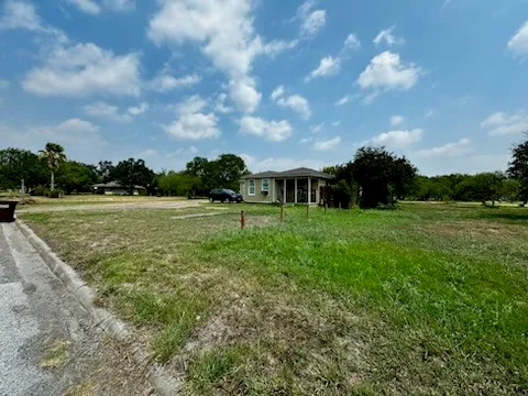 $89,900 | 176 West Ave D, Kingsville, TX 78363
