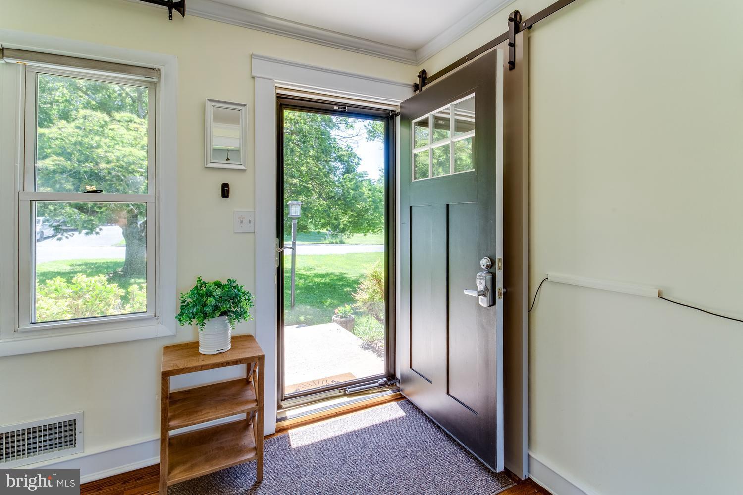 5900 Hanna Road Sykesville, MD 21784 - Photo 6 of 72 Entryway