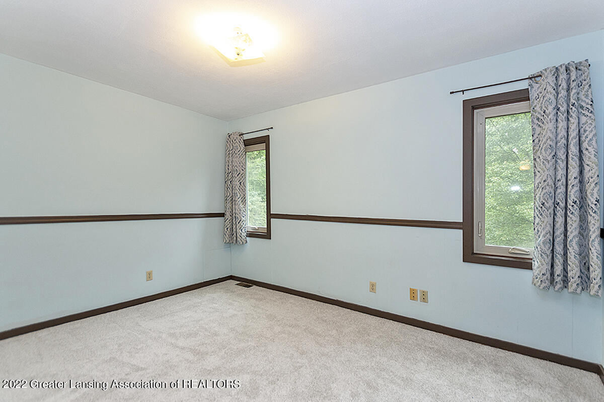 1222 Buckingham Road Haslett, MI 48840 - Photo 21 of 31 21